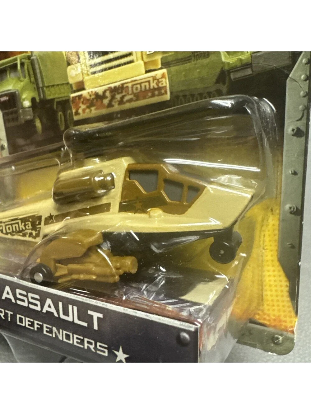 Tonka Strike Force Metal Desert Defenders Air Assault & Fortified Transport 1/64